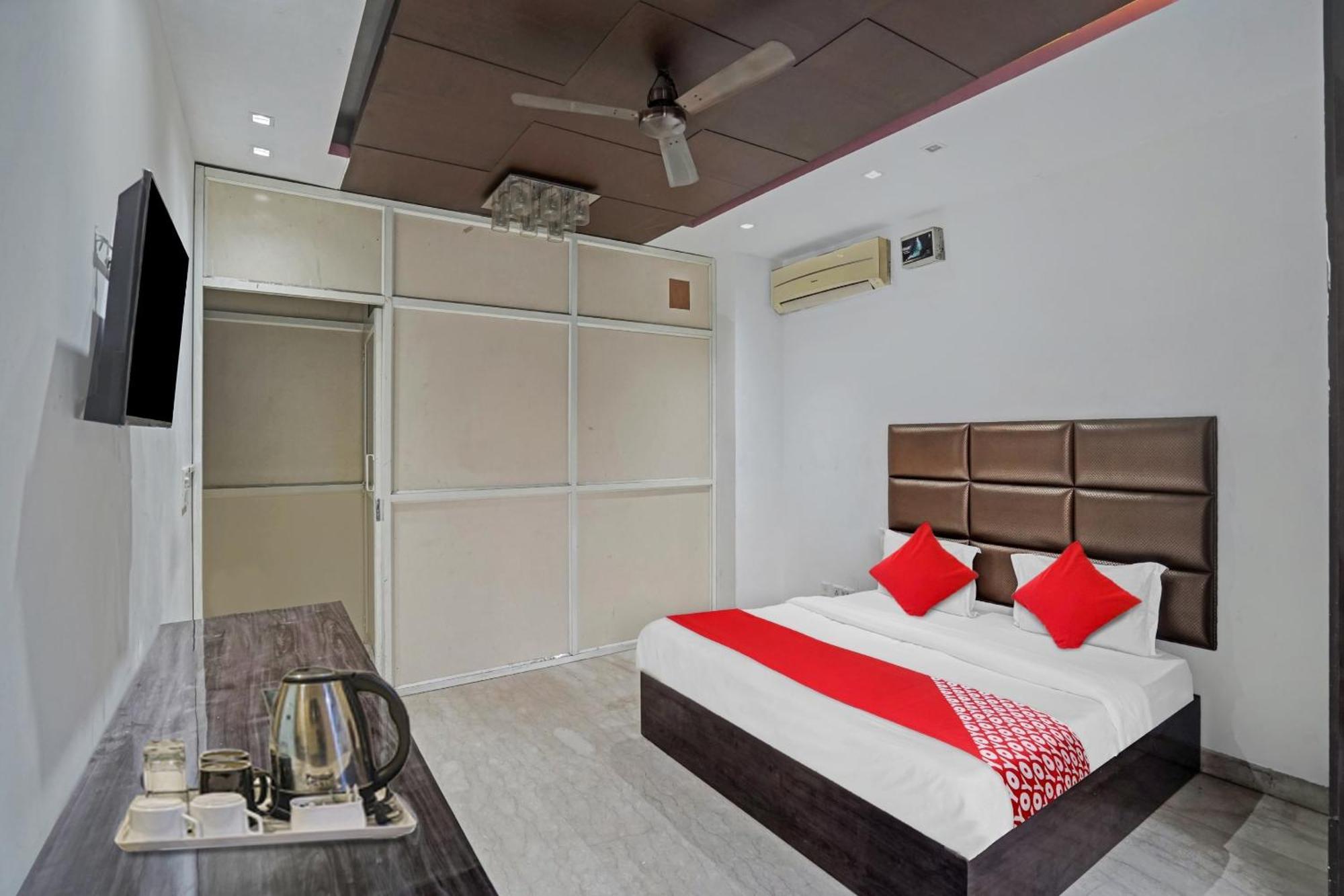 Hotel O South Galaxy Yeni Delhi Dış mekan fotoğraf