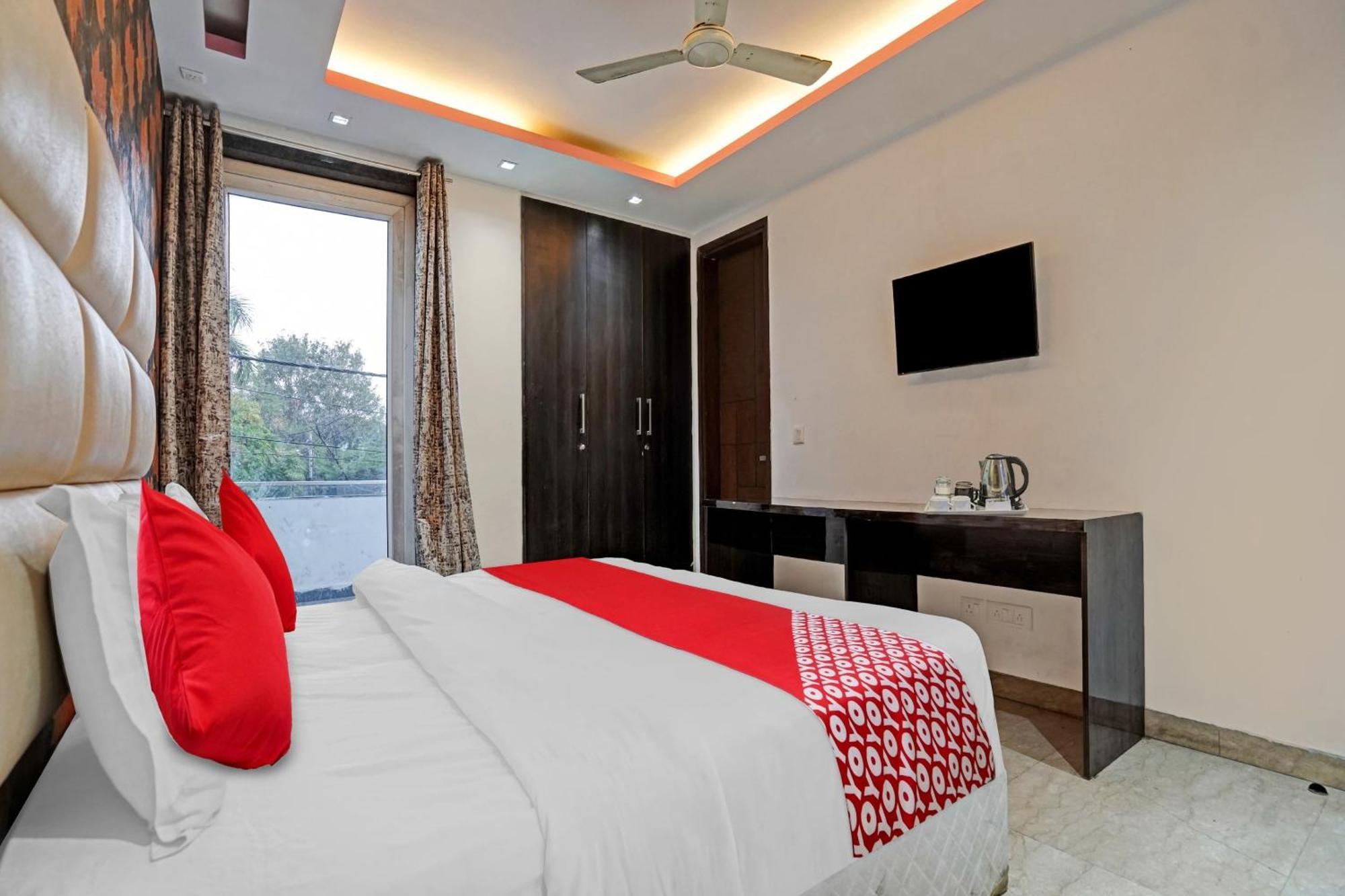Hotel O South Galaxy Yeni Delhi Dış mekan fotoğraf